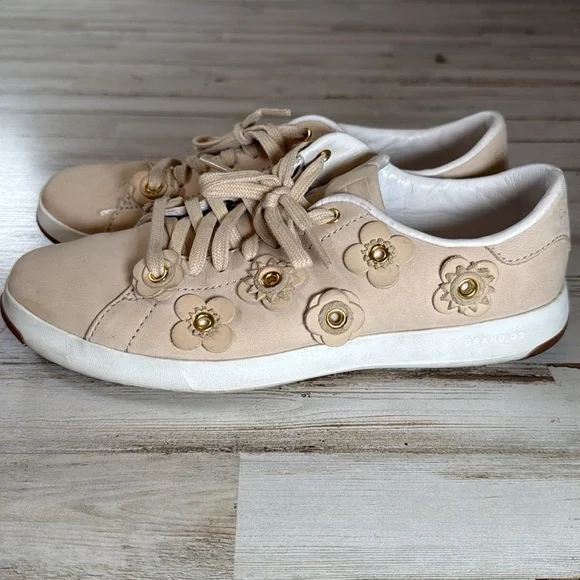 Cole Haan Cream Floral Sneakers with Gold Flower Eyelets - Picture 3 of 7